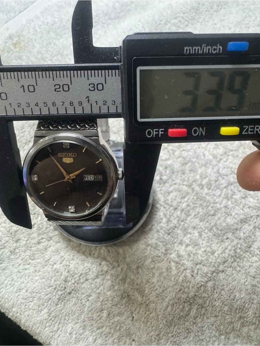 Seiko 5 Men's Black Dial Watch with Gold Accents